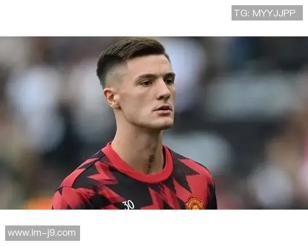 萨哈批评曼联引进年轻前锋舍什科称缺乏经验是错误选择